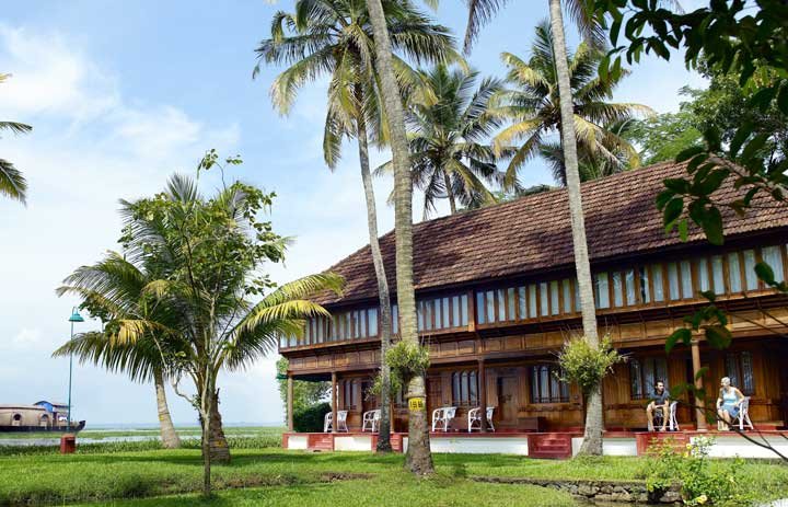 Kumarakom Thekkady Munnar Luxury Tour